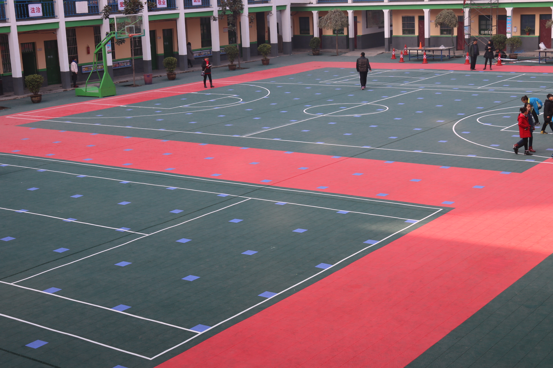 热烈庆祝仲达塑胶携手辉县市城内小学美化成功！